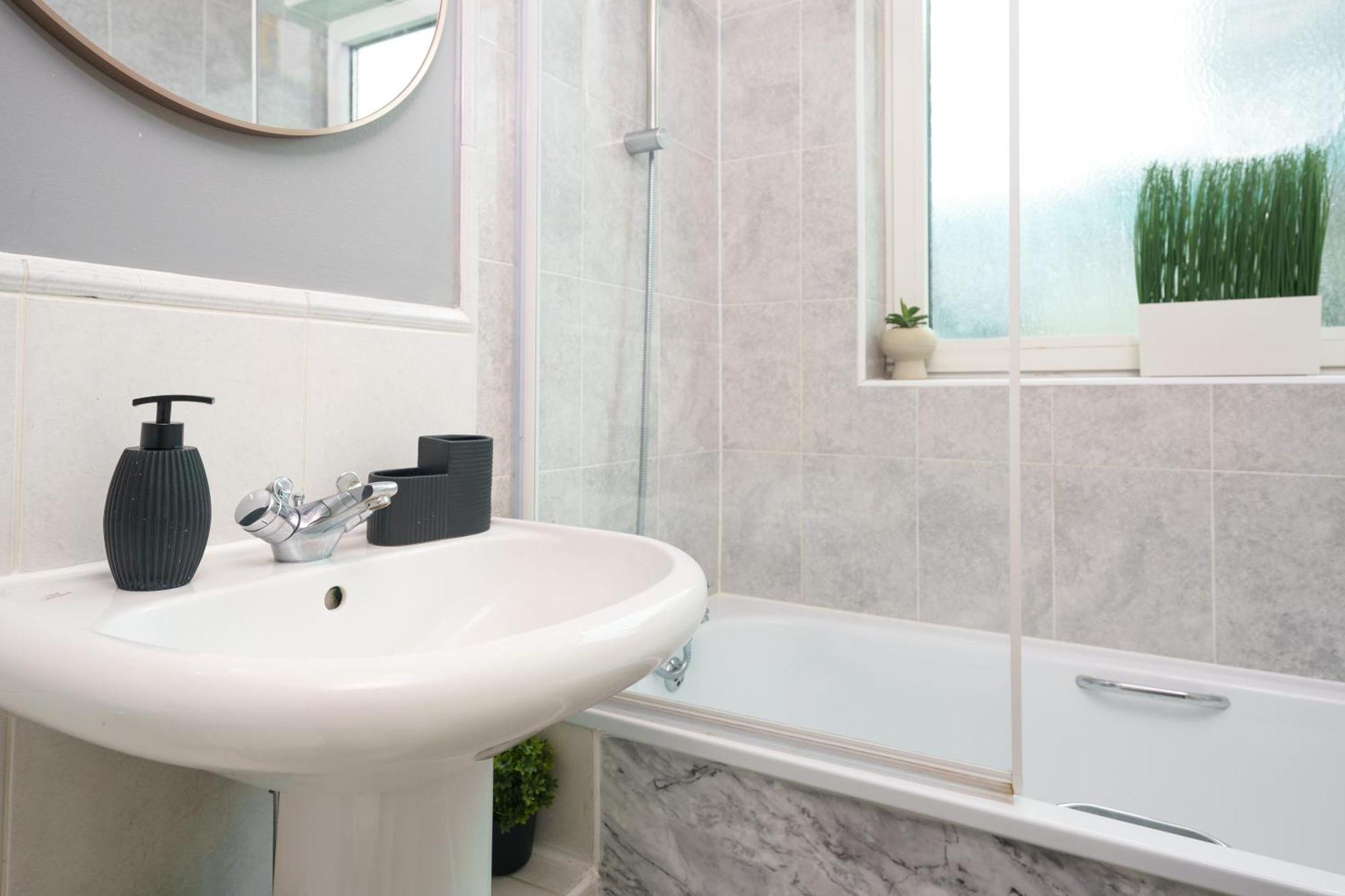 St George Thames Apartment London Eksteriør bilde